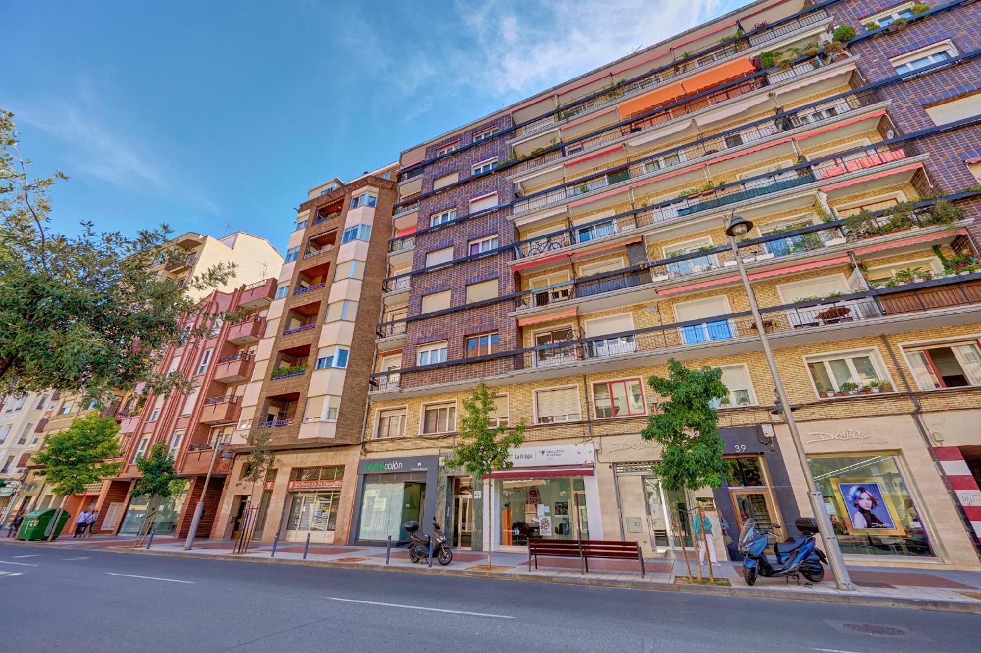Apartamento Tempranillo Logrono By Clabao Екстериор снимка